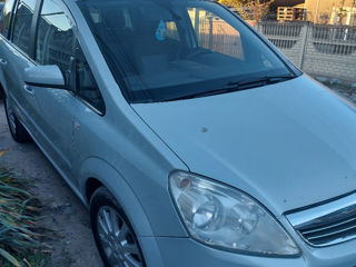 Opel Zafira foto 2