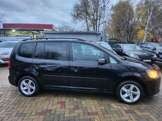 Volkswagen Touran foto 4