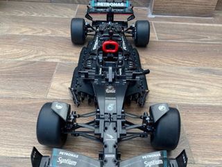 LEGO Technic Mercedes-AMG F1 W14 Petronas 2023 foto 4