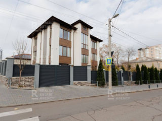 Vânzare, spațiu comercial, 450 mp + 6 ari str. Bariera Orhei Poșta Veche