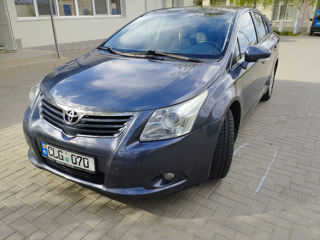 Toyota Avensis foto 2