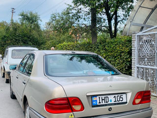 Mercedes E-Class foto 3