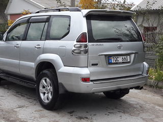 Toyota Land Cruiser Prado foto 3