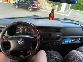 Volkswagen Caravelle foto 4