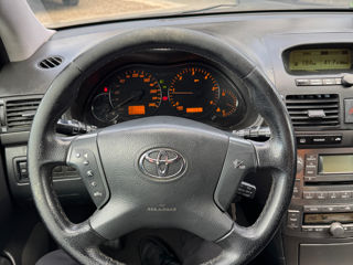 Toyota Avensis foto 7