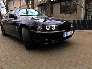 BMW 5 Series foto 10