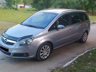 Opel Zafira foto 1