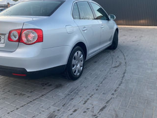 Volkswagen Jetta foto 7