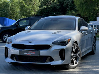 KIA Stinger foto 1