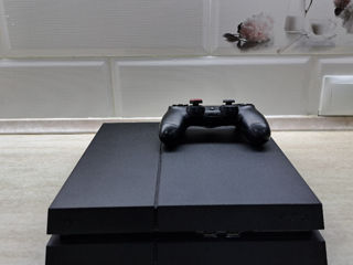 Продаётся Playstation 4 foto 2