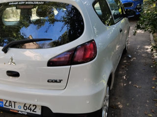 Mitsubishi Colt foto 3