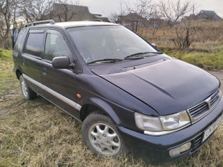 Mitsubishi Space Wagon foto 7