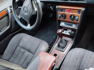 Mercedes Series (W124) foto 2