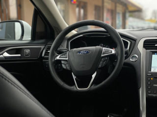 Ford Fusion foto 10