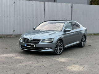 Skoda Superb foto 2