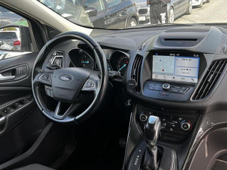 Ford Kuga foto 2