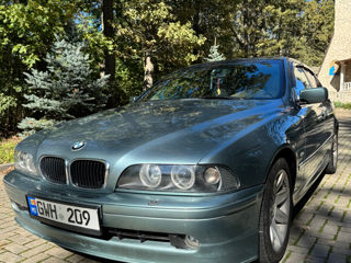 BMW 5 Series foto 1