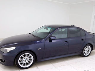 BMW 5 Series foto 2