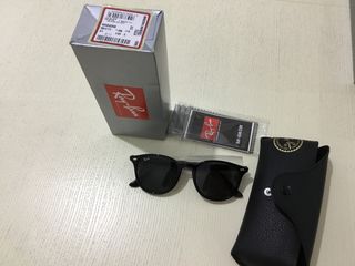 Очки  Ray-Ban оригинал  100%   оригинал проверка у любого эксперта-специалиста.   На фото видно все foto 1