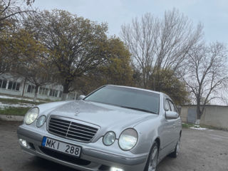 Mercedes E Class foto 1