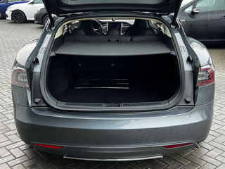 Tesla Model S foto 16