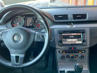 Volkswagen Passat foto 4