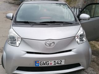 Toyota iQ foto 1