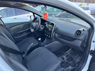 Renault Clio foto 16