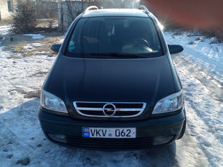 Opel Zafira фото 3