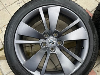 Skoda Set jante originale+cauciucuri de iarna Hankook R18 235/45 anul 2021 si 2019 foto 2