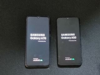 Samsung  Galaxy A70 128 Gb si Galaxy A50 64 Gb foto 2