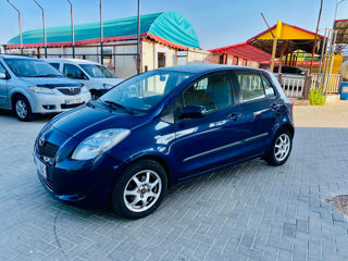 Toyota Yaris foto 2