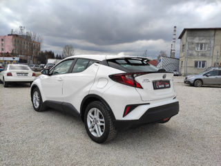 Toyota C-HR фото 5