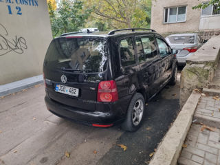 Volkswagen Touran foto 4