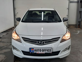 Hyundai Accent foto 2