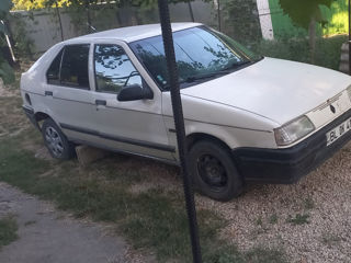 Renault 19