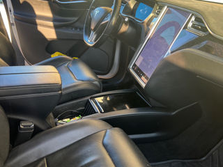 Tesla Model X foto 6