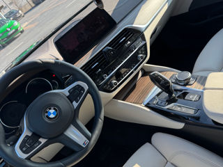 BMW 5 Series foto 4