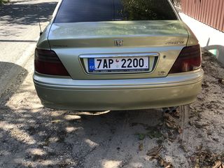 Honda accord 1.8 foto 8