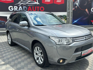 Mitsubishi Outlander foto 2