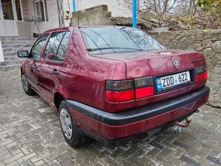 Volkswagen Vento foto 4