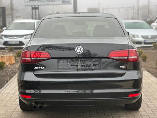 Volkswagen Jetta foto 5