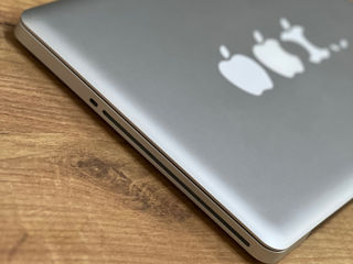 MacBook Pro 13inch i7 8/256gb foto 2