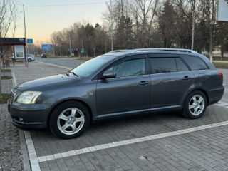 Toyota Avensis foto 3