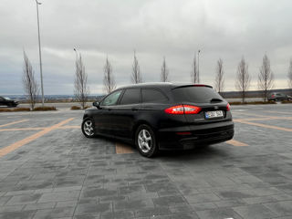 Ford Mondeo foto 2