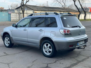 Mitsubishi Outlander foto 2