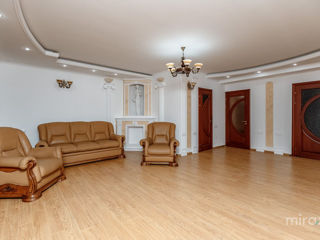 Apartament cu 2 camere, 120 m², Centru, Chișinău foto 2