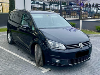 Volkswagen Touran foto 2