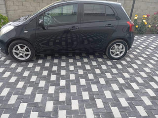 Toyota Yaris foto 8