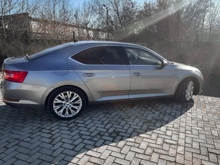 Skoda Superb foto 3